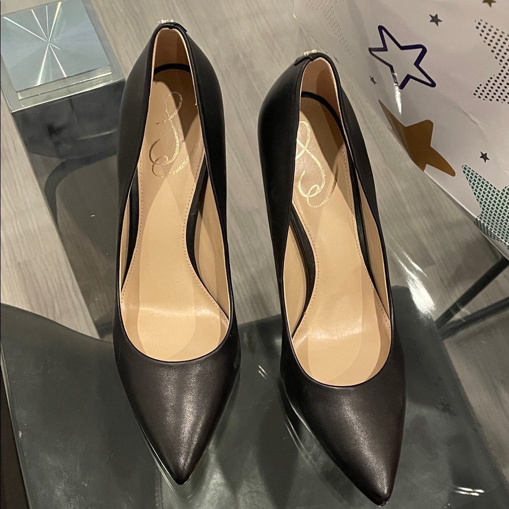 Elegant Black Pointed Toe Heels size 9